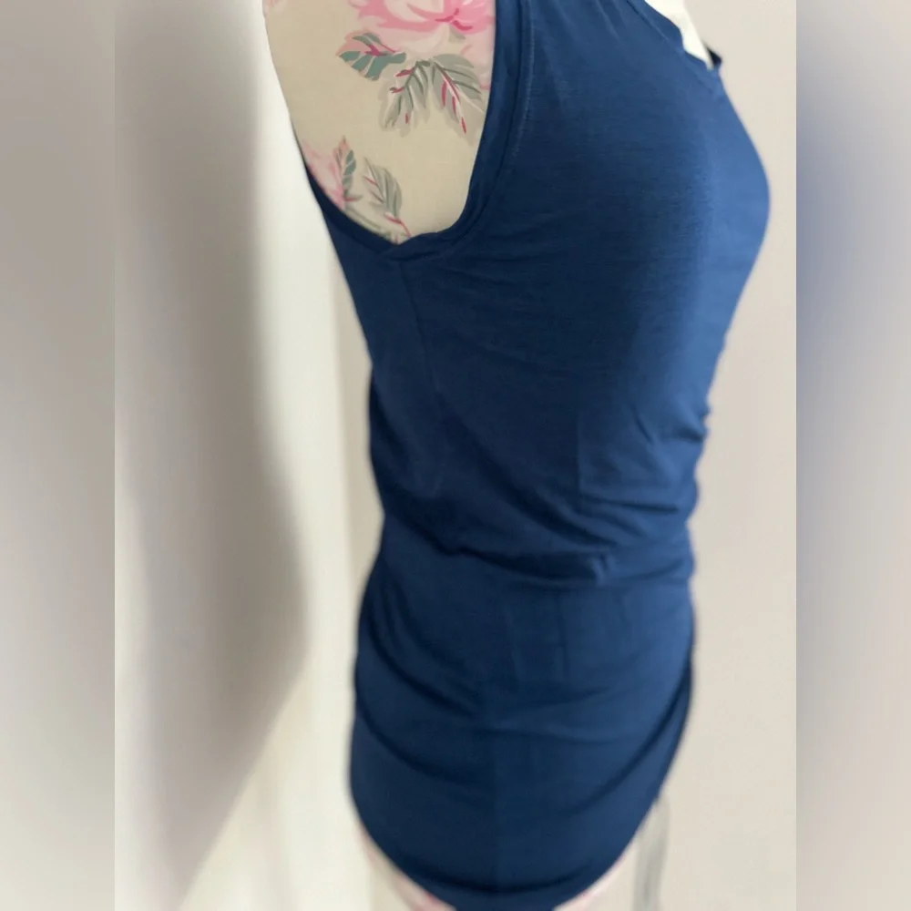 Beautiful top 💙 - Picture 4 of 13